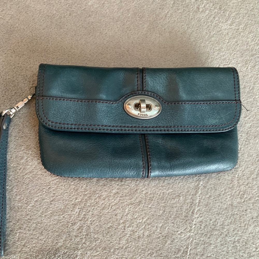 Fossil Blue Pebbled Leather Turn Lock Wristlet Clutch Wallet Bag